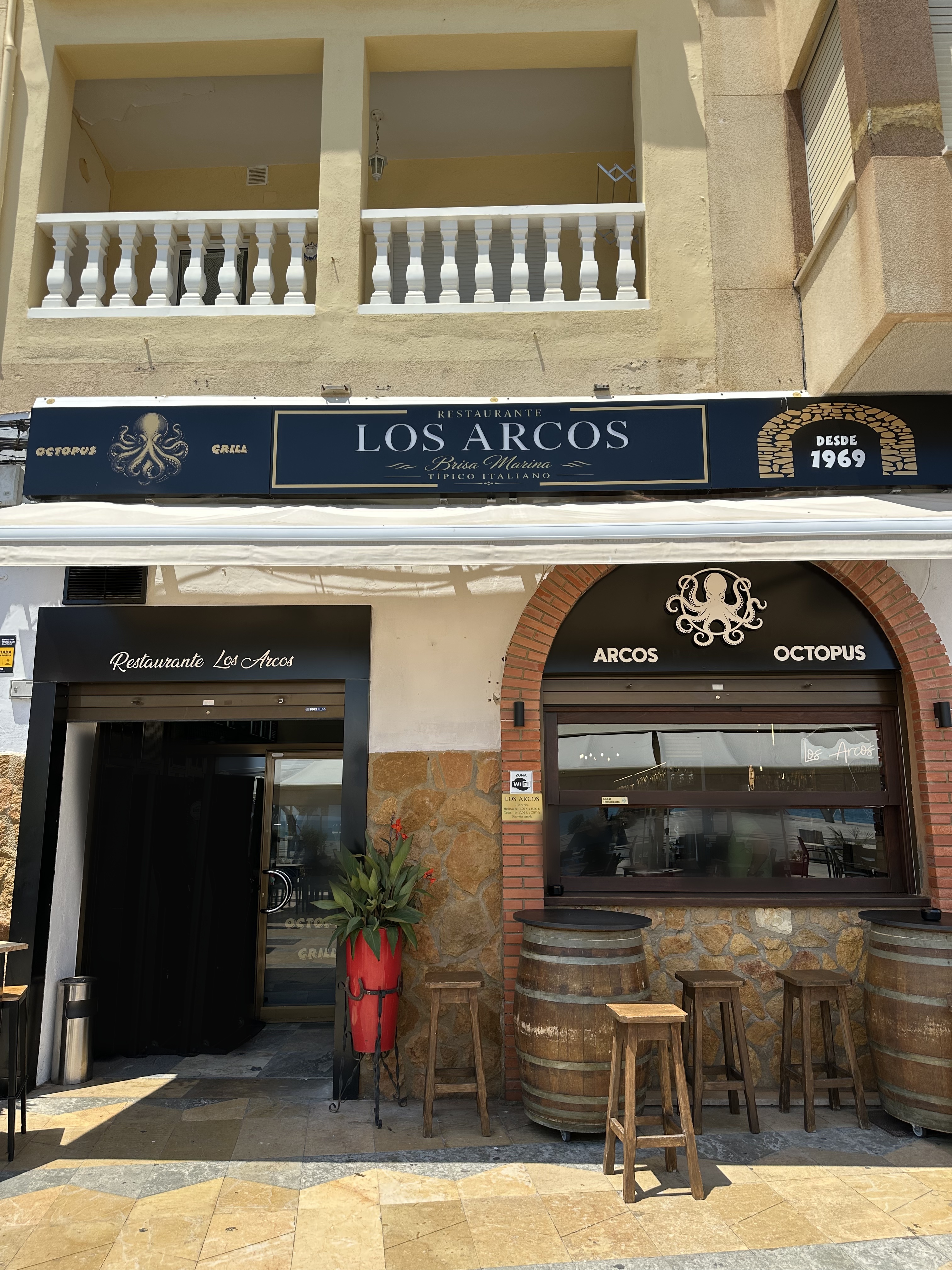 Restaurante Los Arcos — vista del local