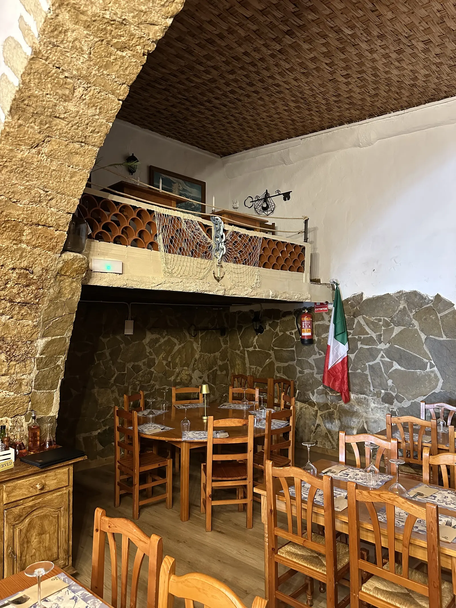 Restaurante Los Arcos — vista del local
